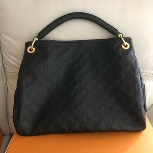 ✨Authentic Brand New Never used Artsy MM Bag Monogram Empriente Black leather